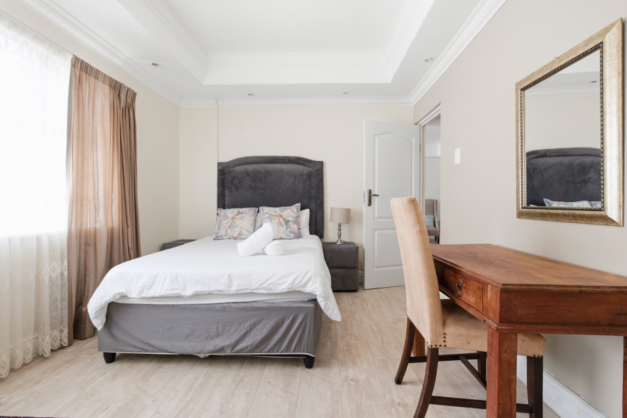To Let 3 Bedroom Property for Rent in Sea Point Western Cape